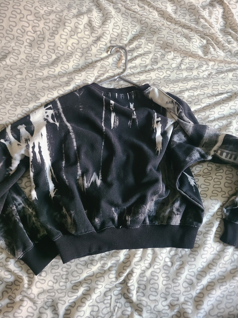 Fashion Nova Black White Abstract Sweatshirt Size S